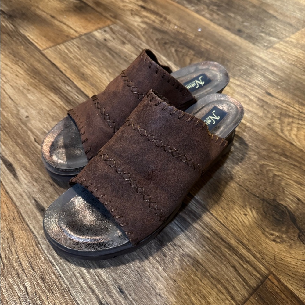 Natural Reflections size 10 women’s sandals